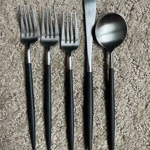 5 Pcs Cutipol Goa Flatware Black Handle Stainless Portugal Forks, Knife,spoon